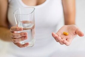 taking pills to treat foot fungus